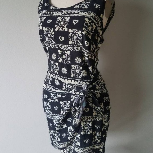 1980's/ 1990's Sans Souci Hawaiiana Tiki dress - Picture 3 of 4